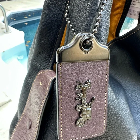 Rare 🐻 Coach Black and Burgundy - 3 in 1 Bag - Picture 6 of 12